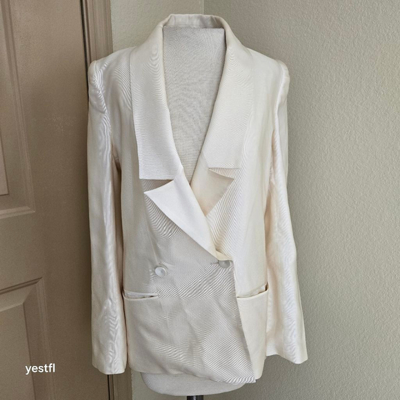 Haute Hippie Jackets & Blazers - Haute Hippie Ivory (antique white) oversized Silk Blazer Size 2